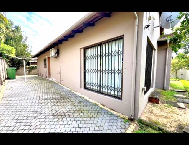 2 BEDROOM TOWNHOUSE FOR SALE IN MEER EN SEE